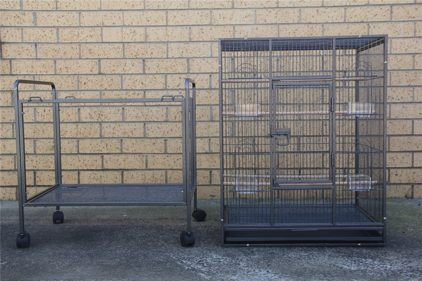 YES4PETS | 135cm Wrought Iron Bird Cage with Perches & Feeders | Cradle Coast Pet & Aquarium